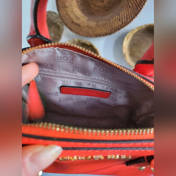 Michael Kors mini bag 🎒 - Picture 6 of 7